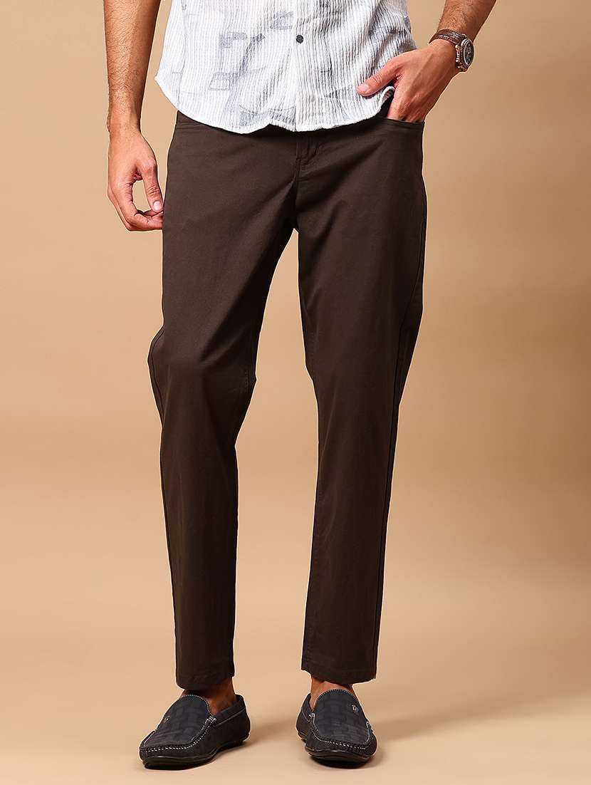 men solid mid rise chinos casual trouser