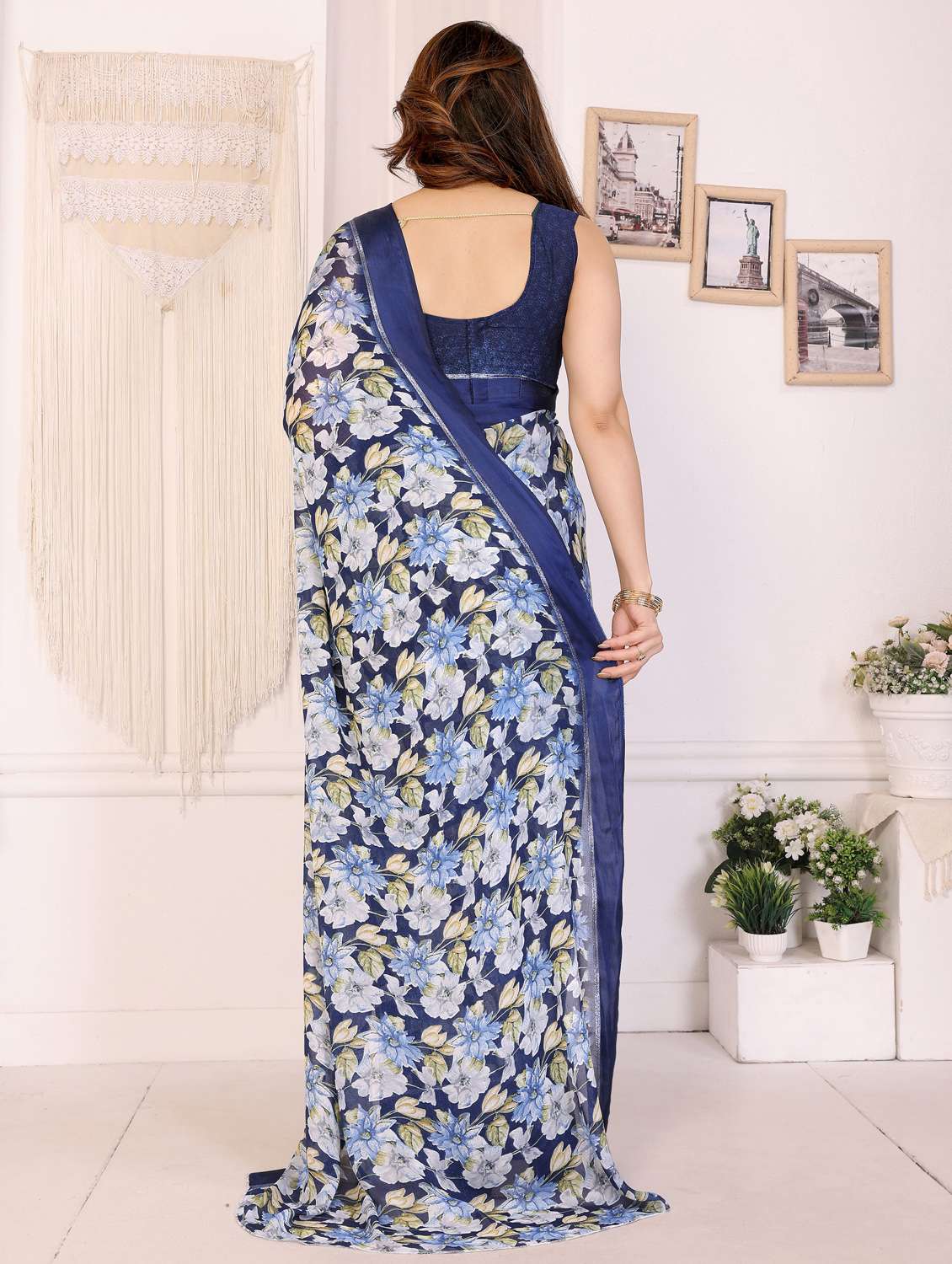 women floral printed saree with blouse - 22143846 -  Standard Image - 3