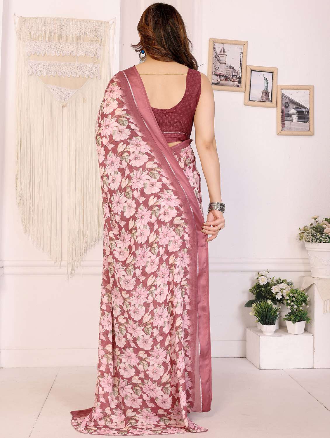women floral printed saree with blouse - 22143847 -  Standard Image - 3