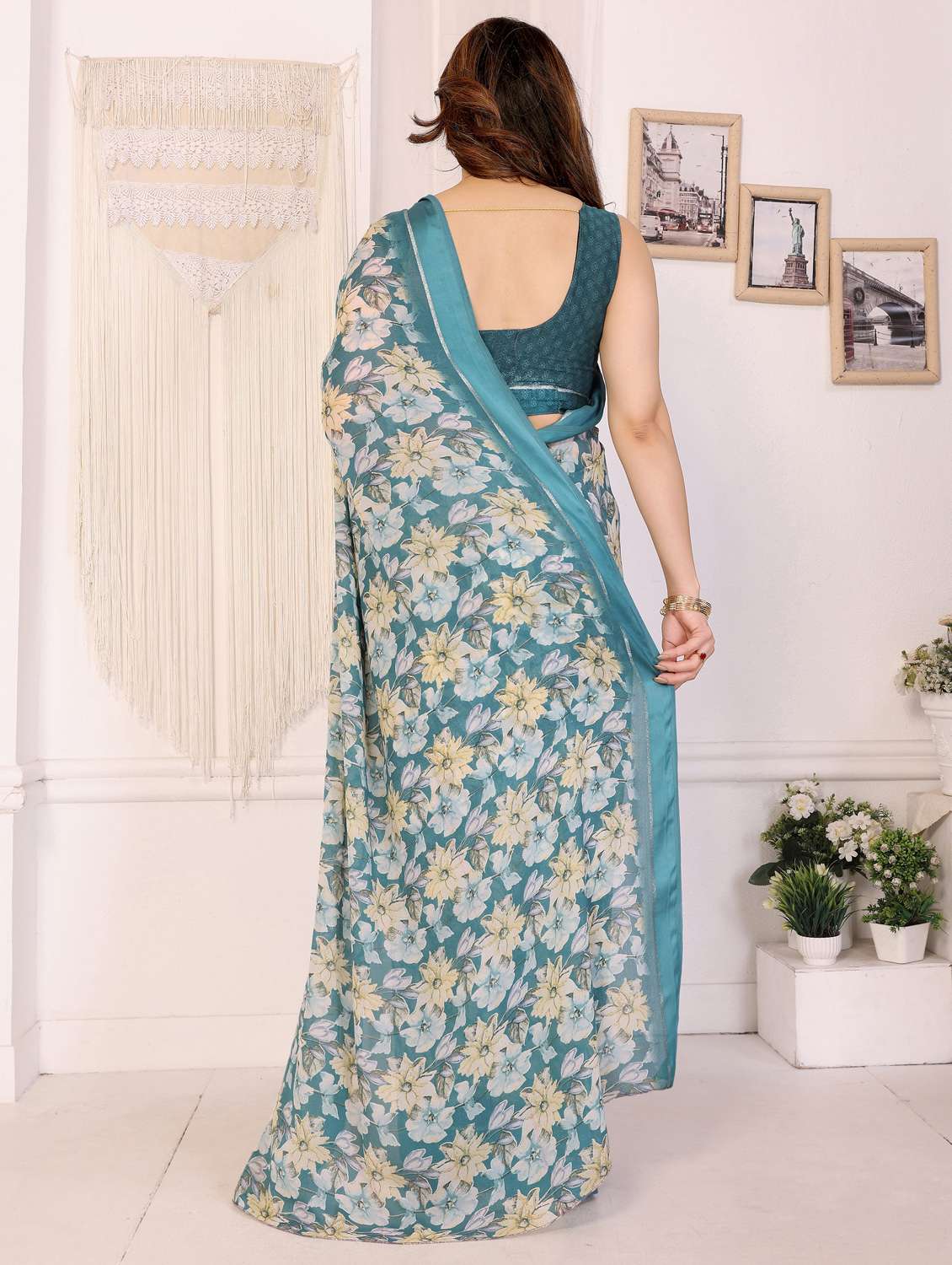 women floral printed saree with blouse - 22143850 -  Standard Image - 3