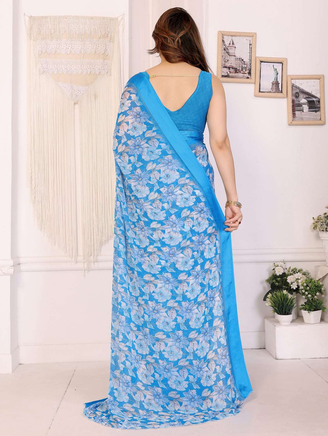 women floral printed saree with blouse - 22143851 -  Standard Image - 3
