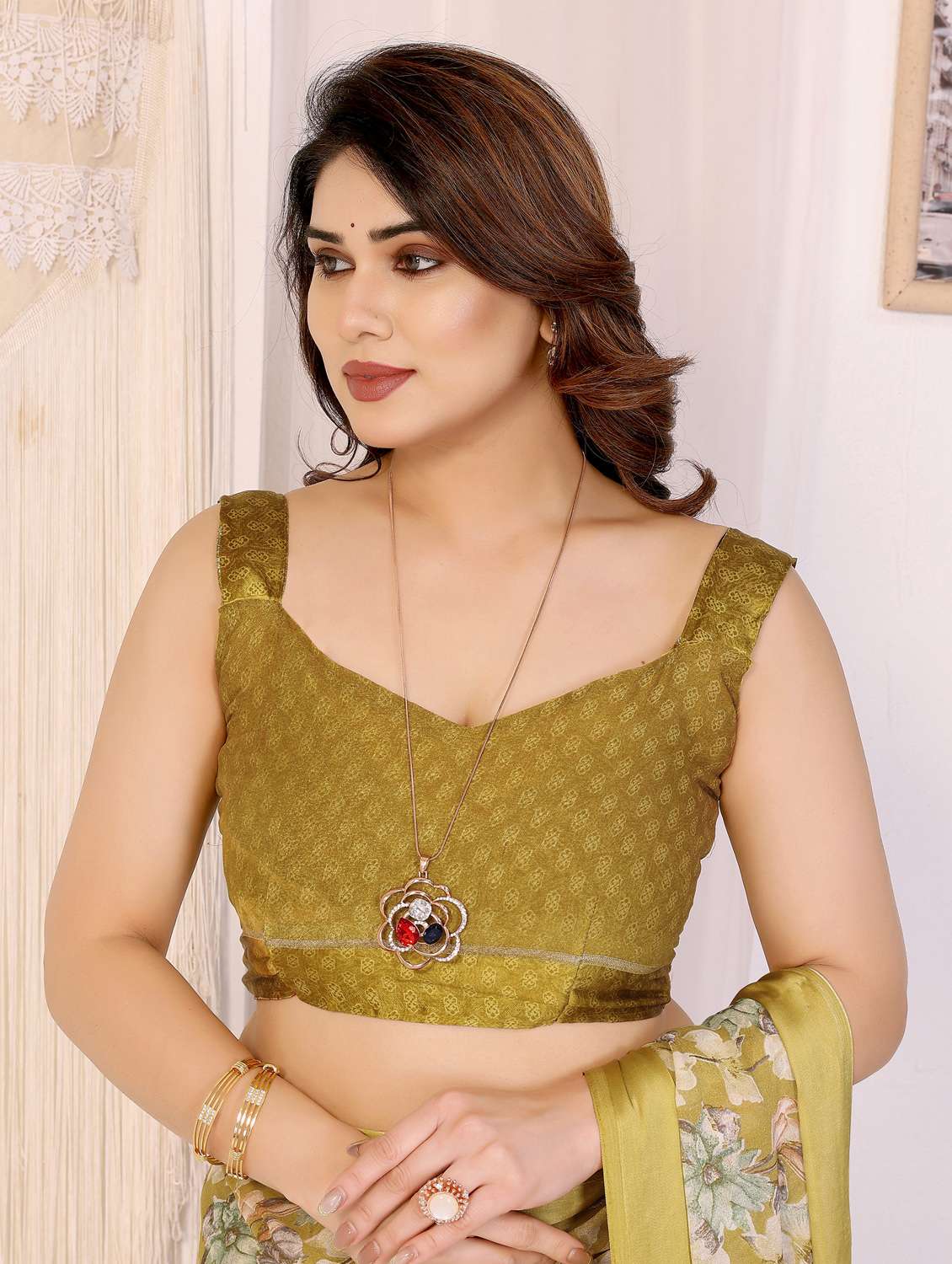 women floral printed saree with blouse - 22143852 -  Standard Image - 5