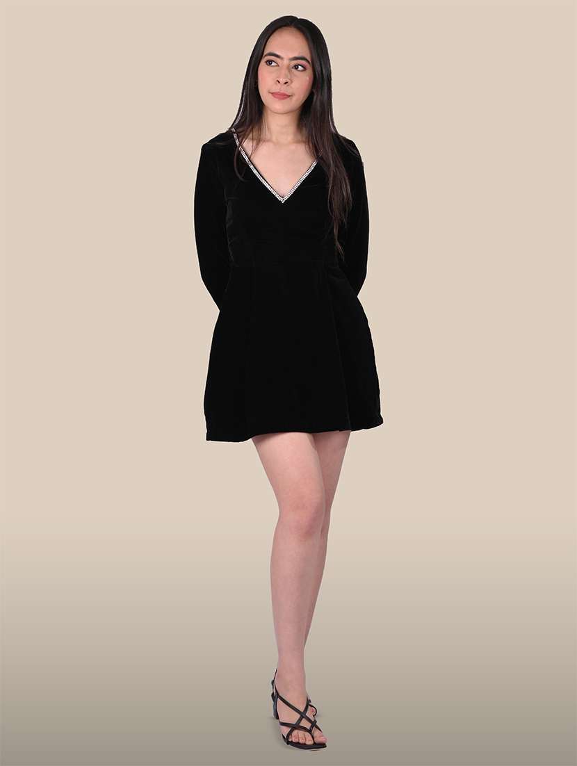women black solid long sleeve backless dress - 22143956 -  Zoom Image - 0
