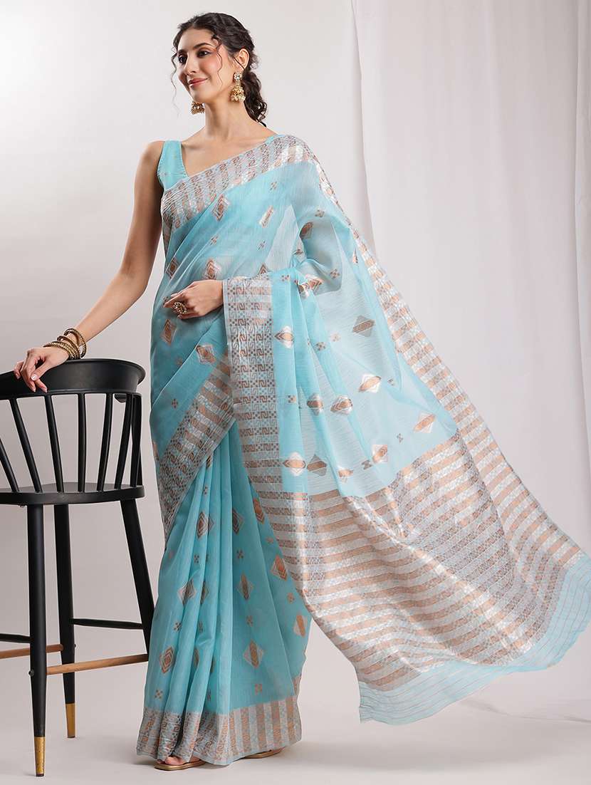 women self design bordered saree with blouse