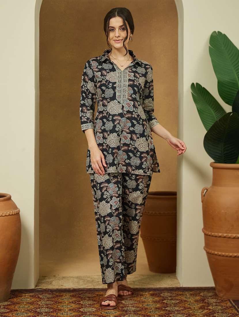 women three quarter sleeve regular fit ethnic co-ord set - 22144884 -  Standard Image - 3