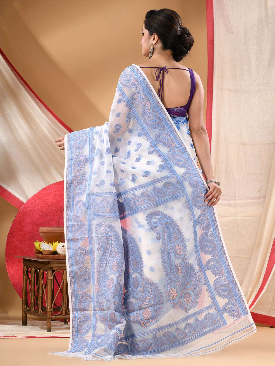 women self design jamdani saree - 22144935 - Standard Image - 3