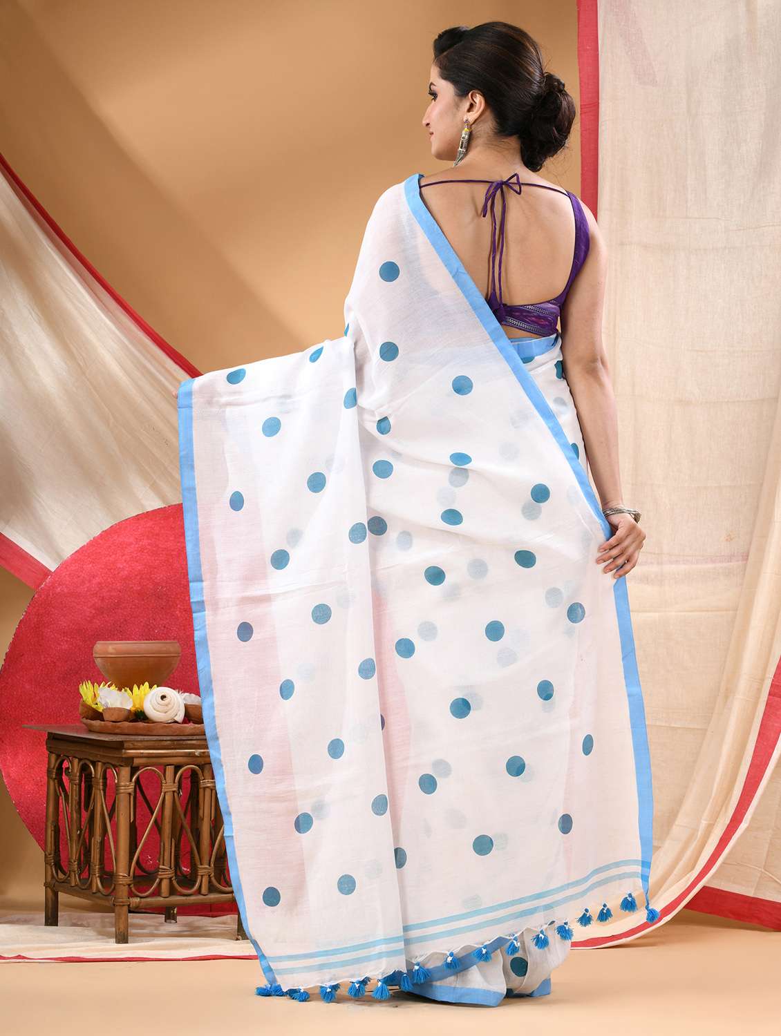 women printed casual wear saree - 22144941 - Standard Image - 3