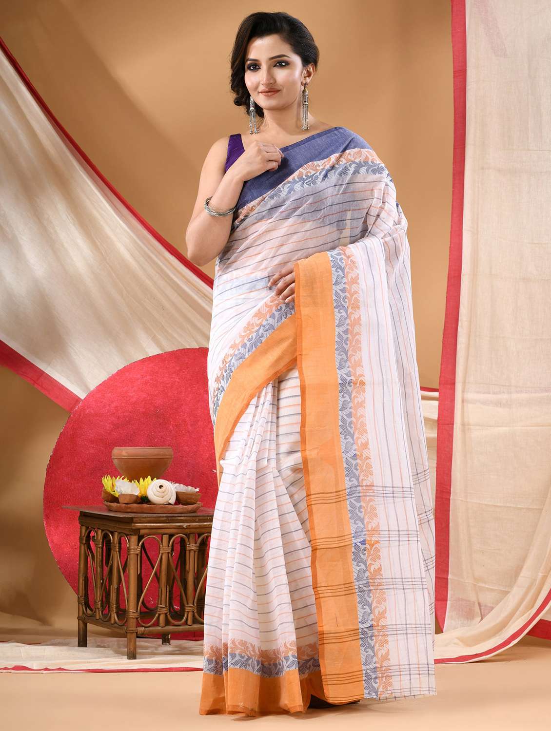 women self design tant saree - 22144943 -  Zoom Image - 0