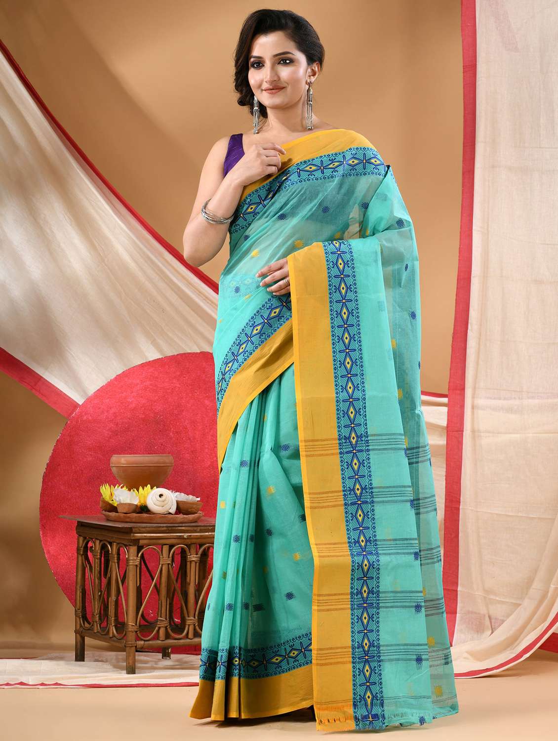 women self design tant saree