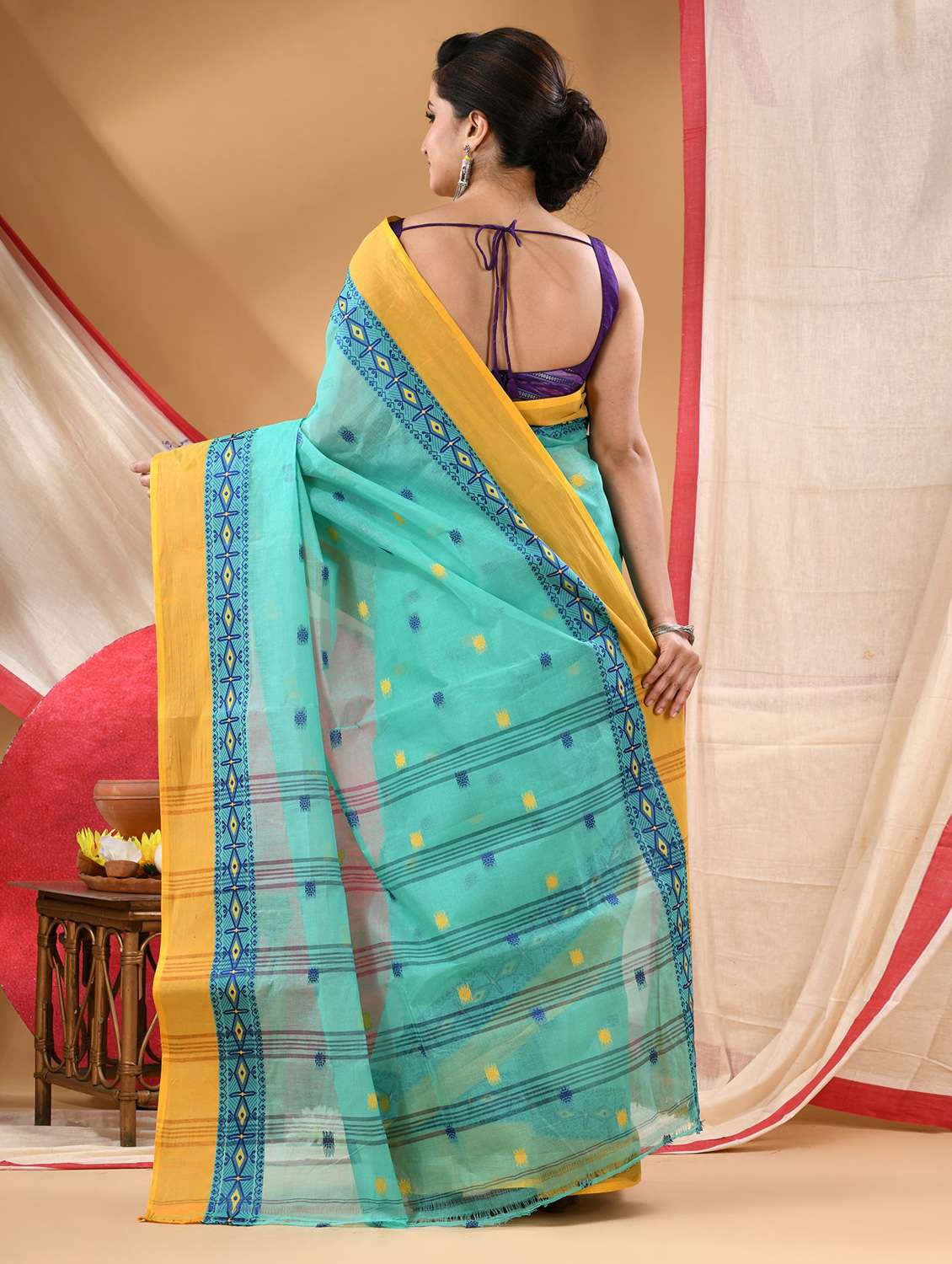 women self design tant saree - 22144951 - Standard Image - 3