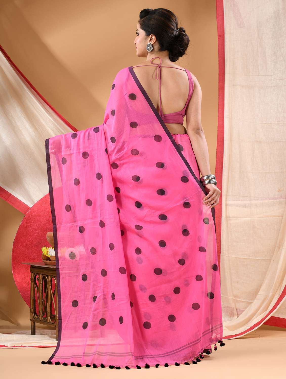 women polka dot printed saree - 22144962 -  Standard Image - 3