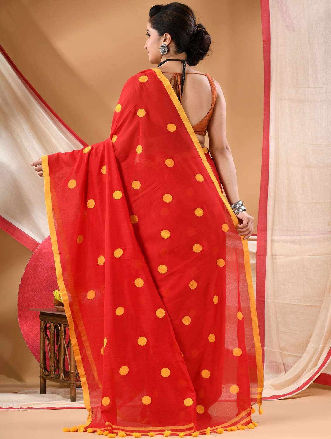 women polka dot printed saree - 22144963 -  Standard Image - 3