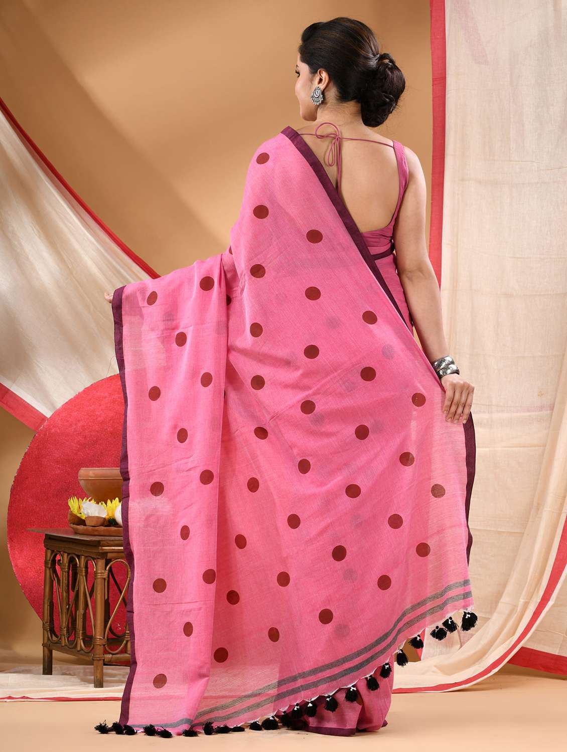 women polka dot printed saree - 22144964 -  Standard Image - 3