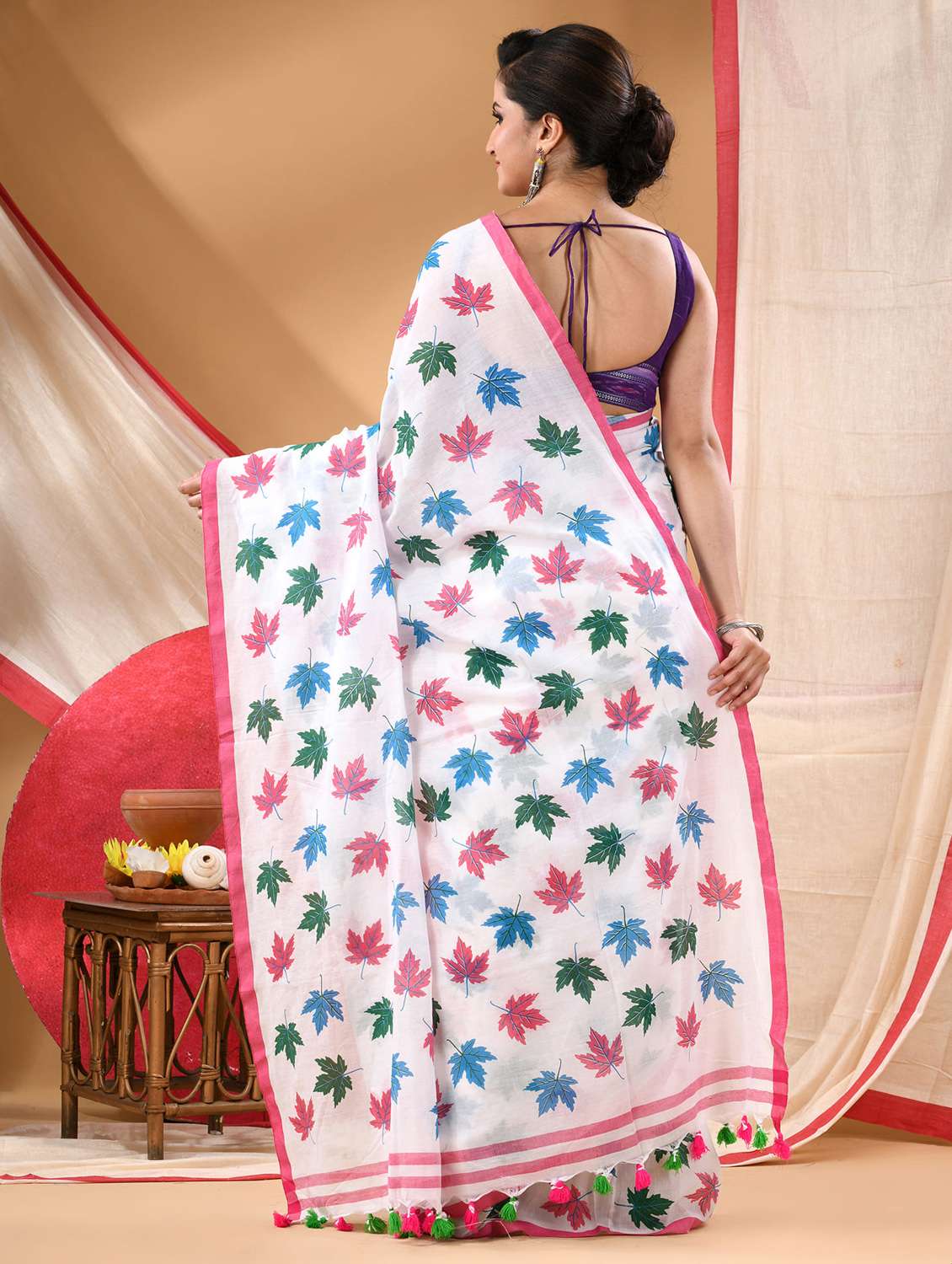 women printed casual wear saree - 22144969 -  Standard Image - 3