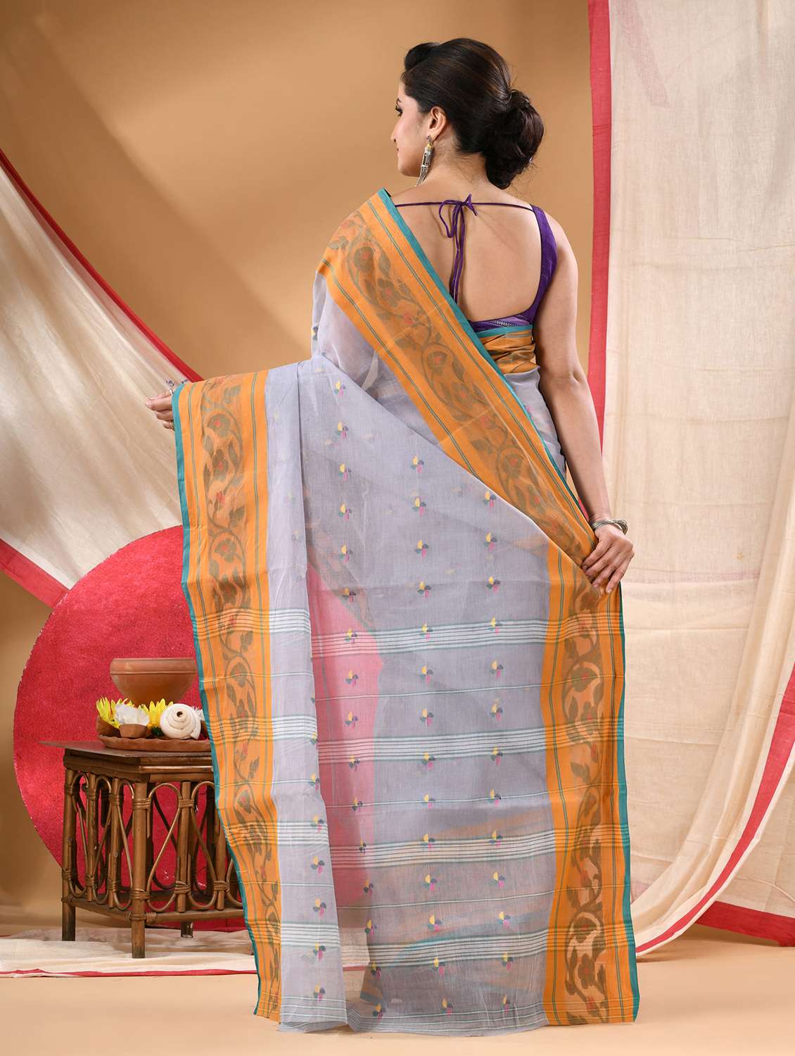 women self design tant saree - 22144979 -  Standard Image - 3