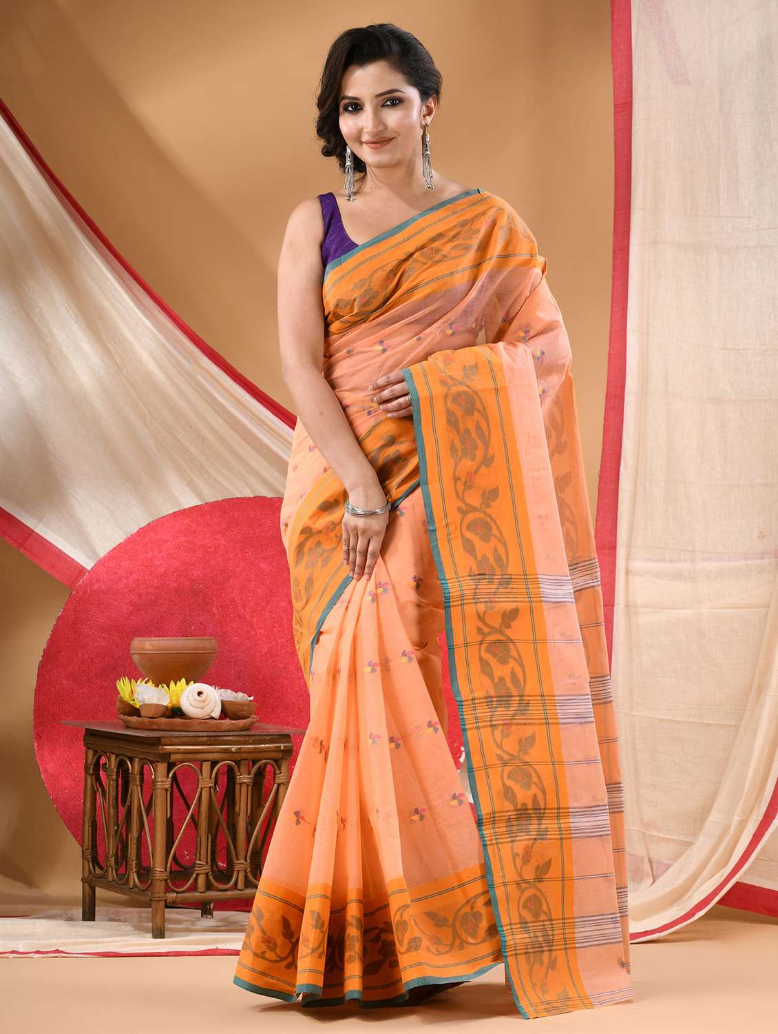 women self design tant saree