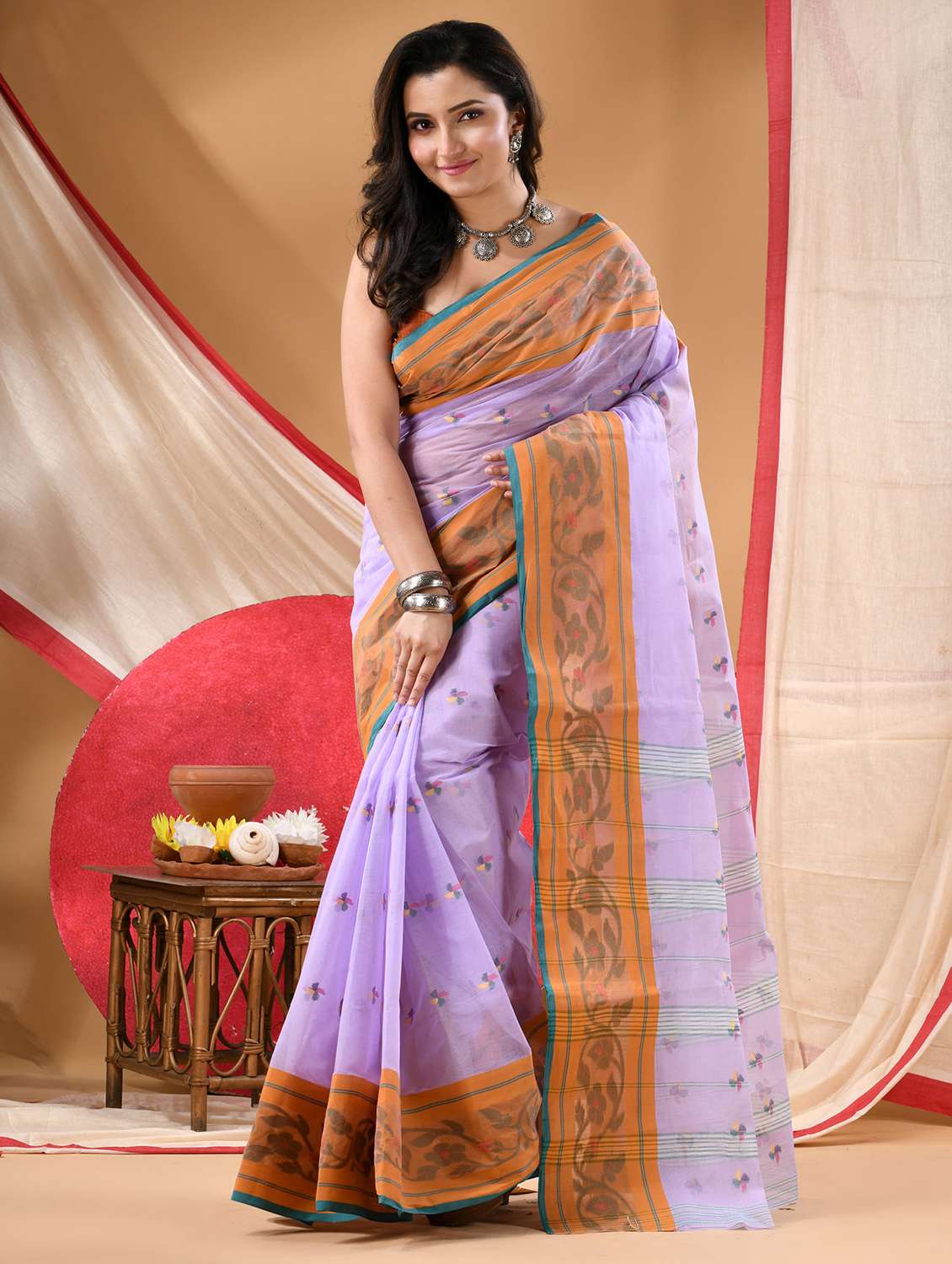 women self design tant saree