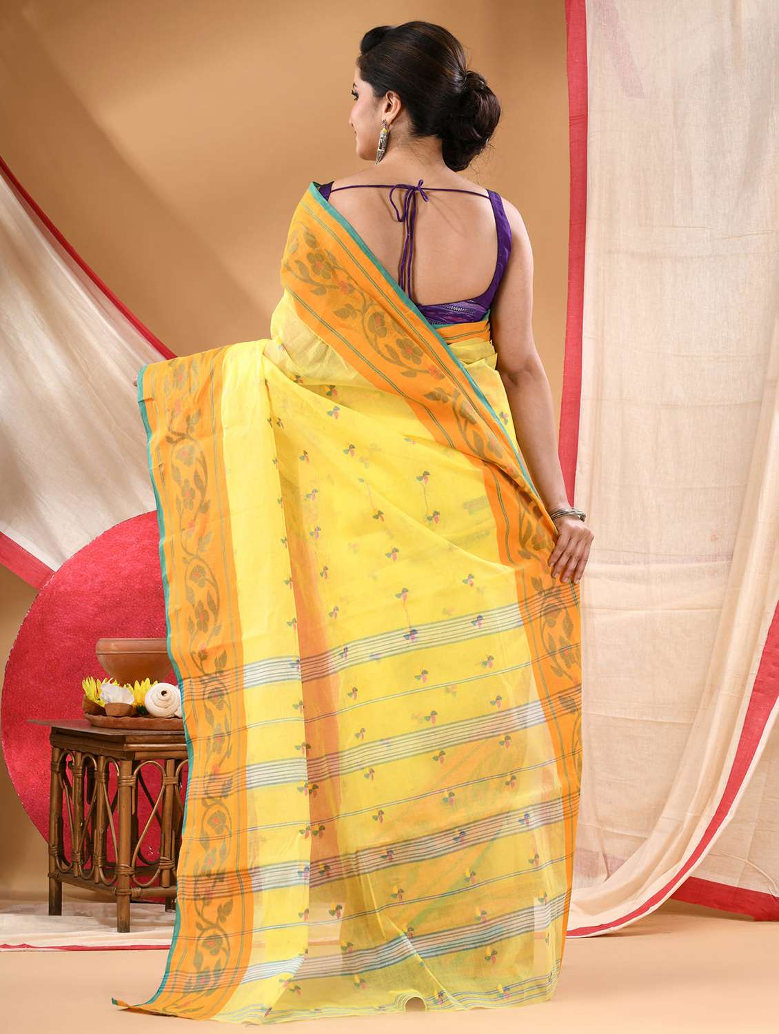 women self design tant saree - 22144982 - Standard Image - 3