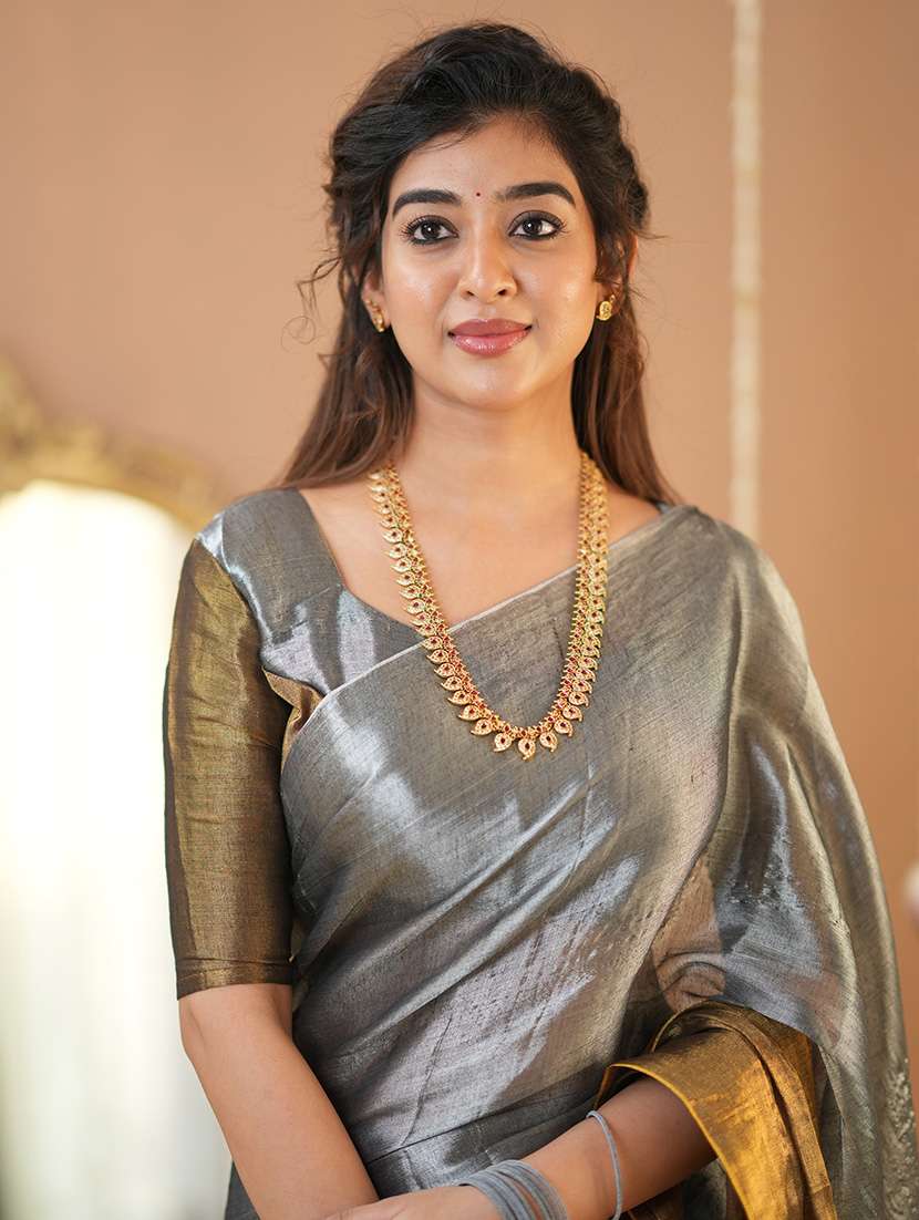 women color block handloom saree with blouse - 22145070 -  Standard Image - 8