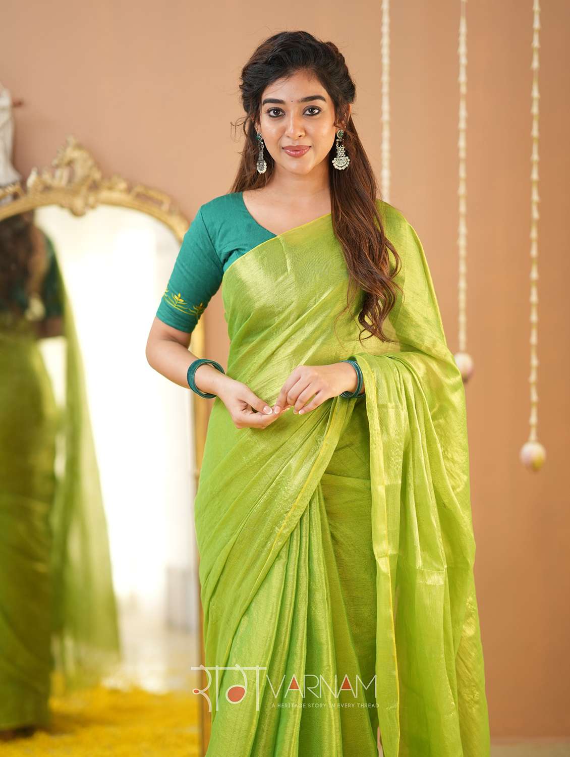 women solid handloom saree with blouse - 22145087 -  Standard Image - 3