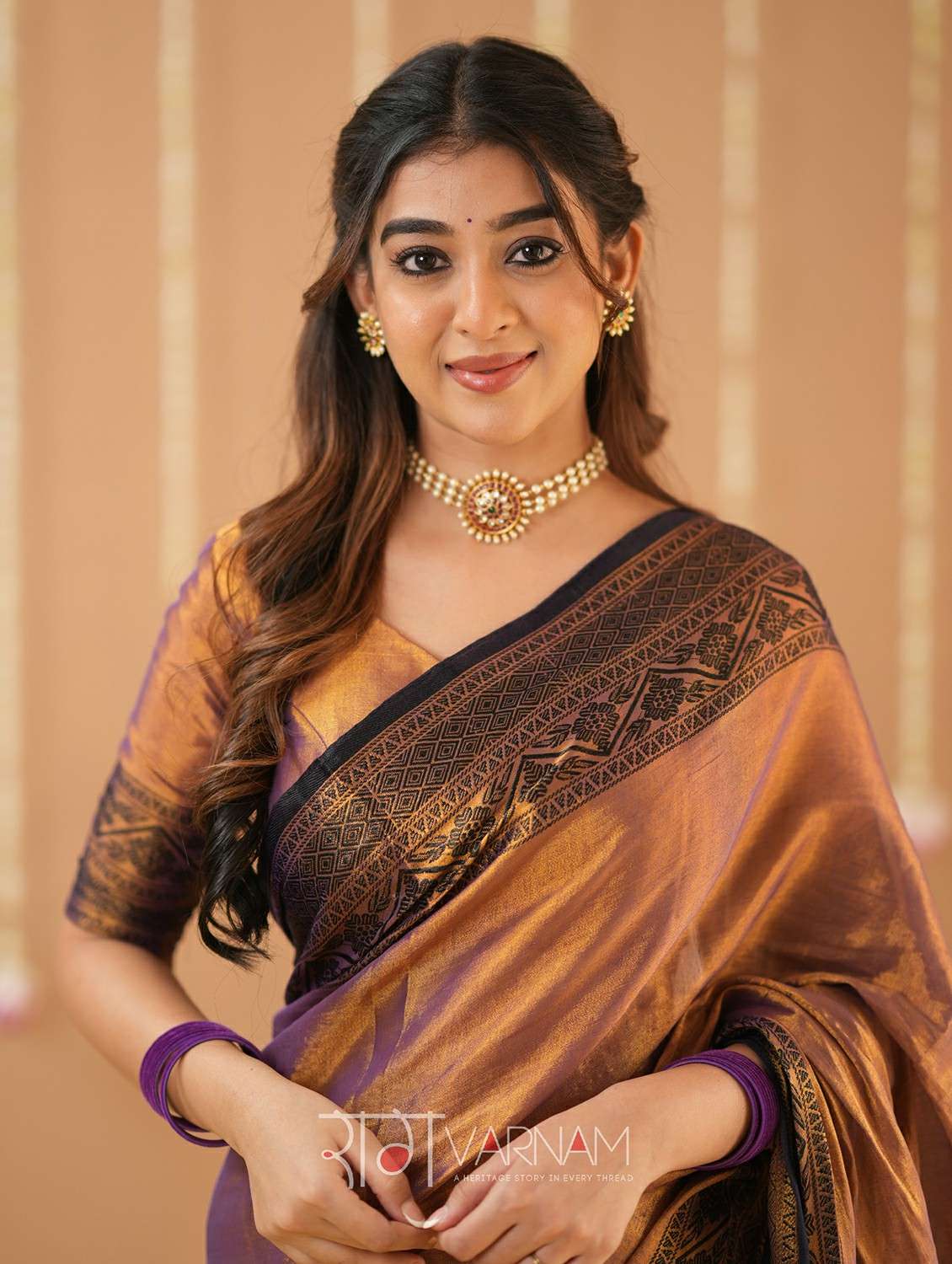 women solid with bordered handloom saree with blouse - 22145092 -  Standard Image - 3