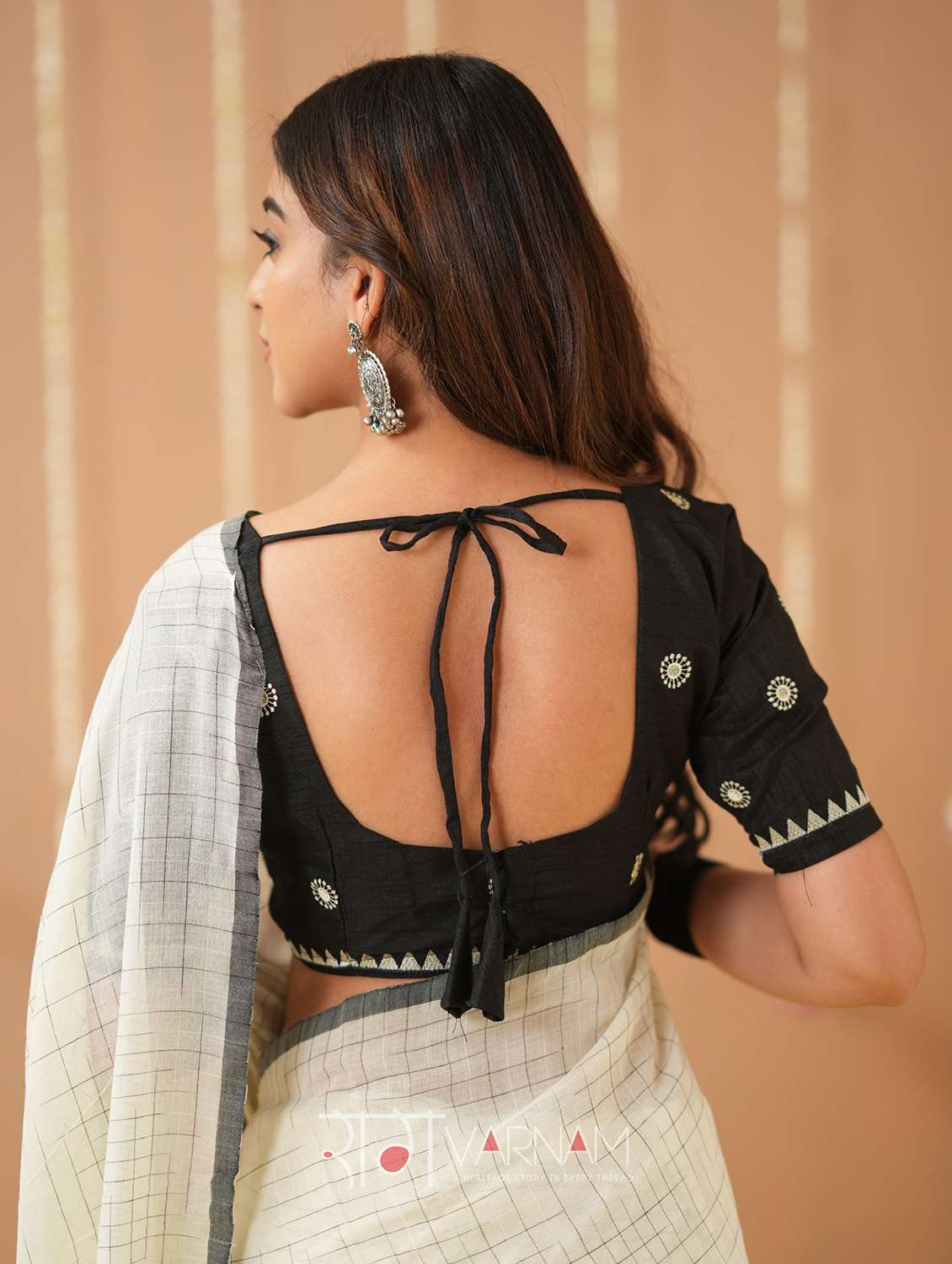 women self design handloom saree with blouse - 22145102 -  Standard Image - 5