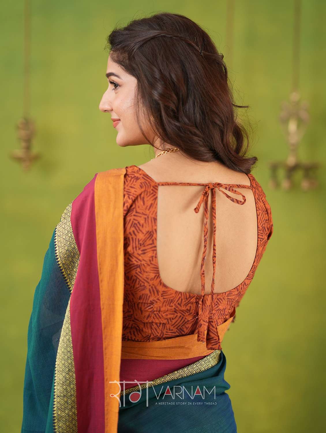 women solid with bordered narayanpet saree with blouse - 22145105 -  Standard Image - 3