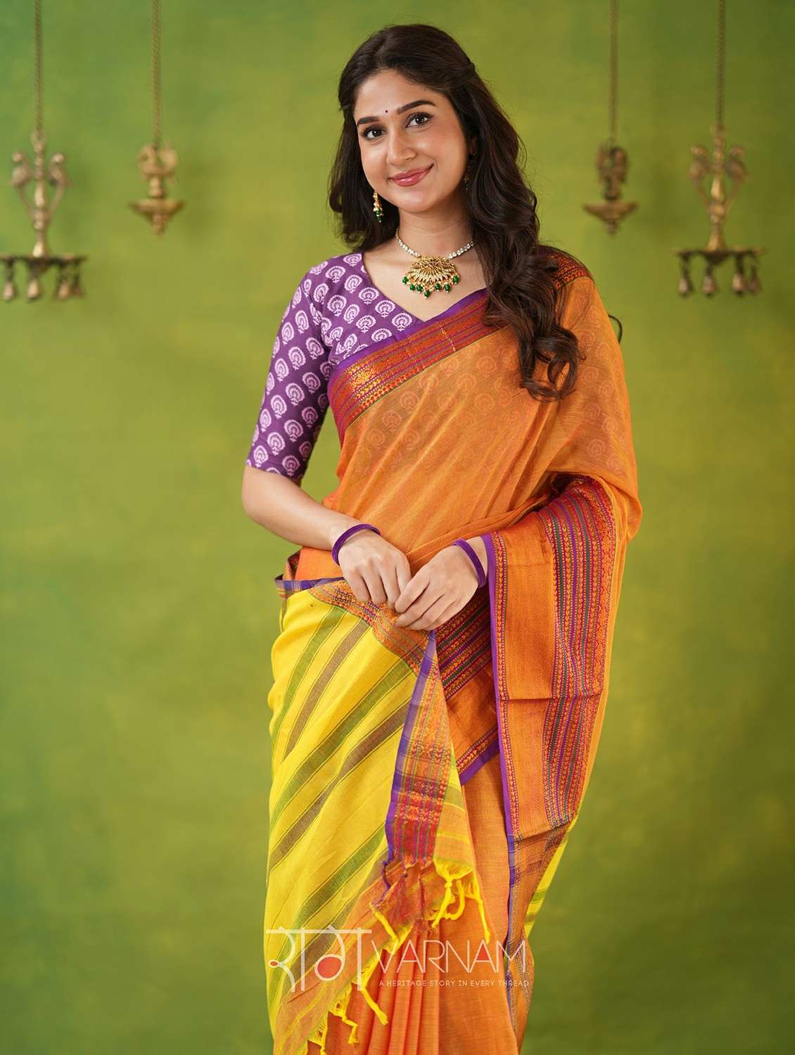 women solid with bordered narayanpet saree with blouse - 22145107 -  Standard Image - 3