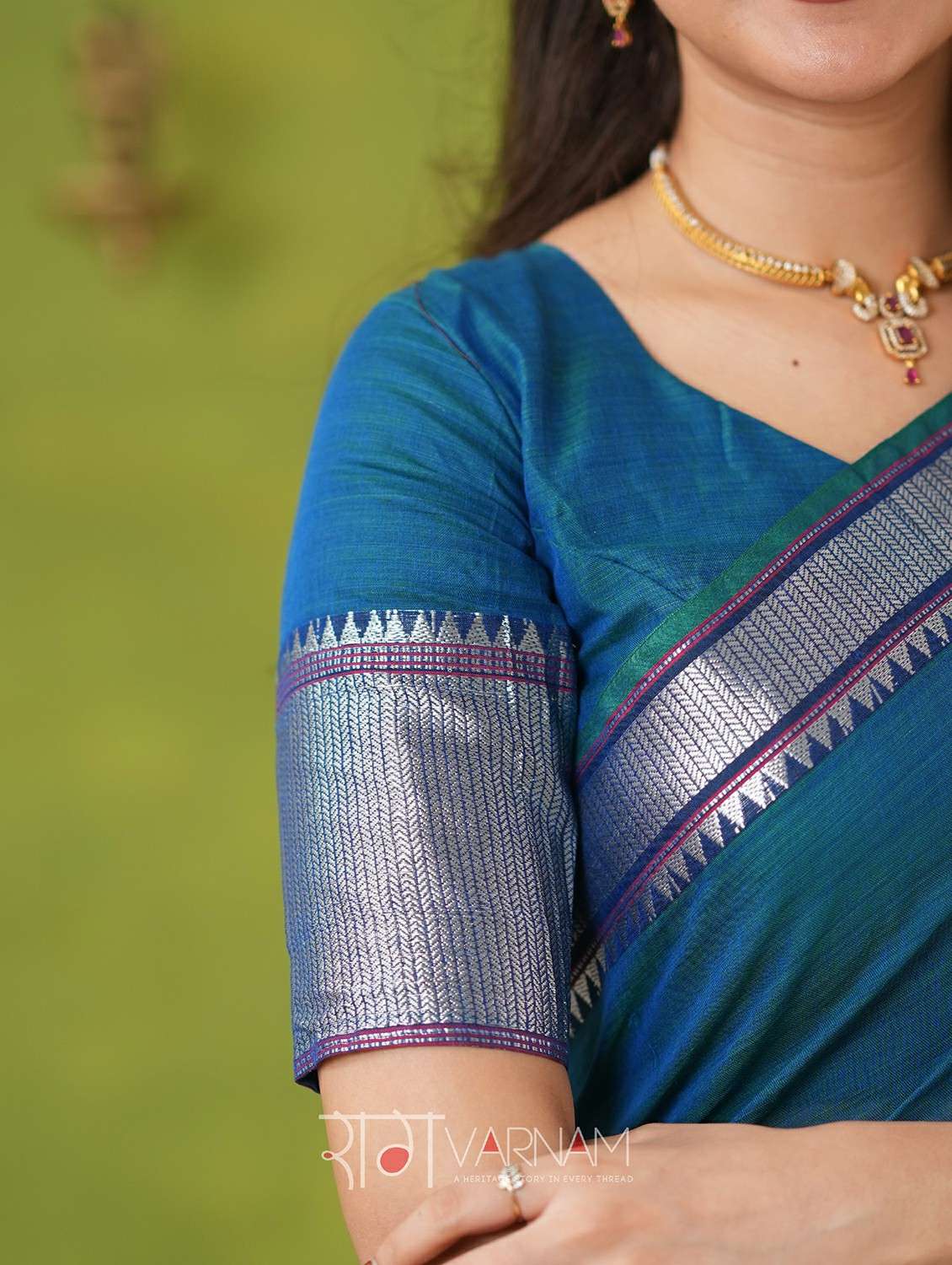women solid with bordered narayanpet saree with blouse - 22145117 -  Standard Image - 5