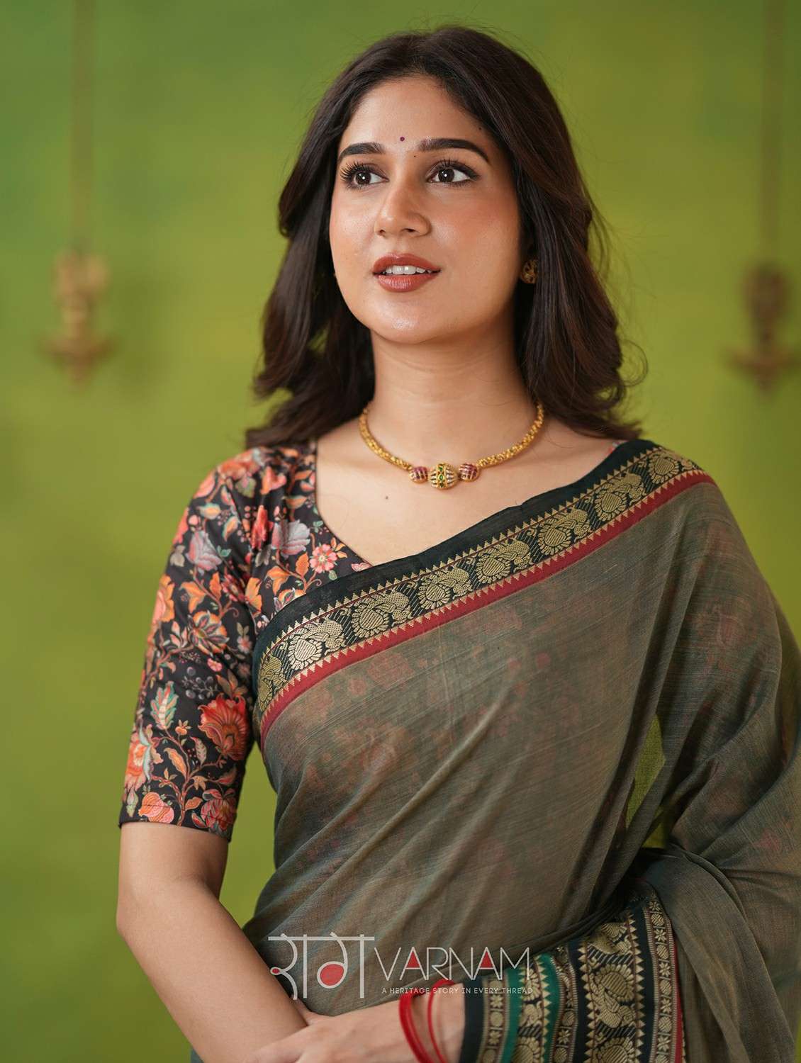 women solid with bordered narayanpet saree with blouse - 22145119 -  Standard Image - 3