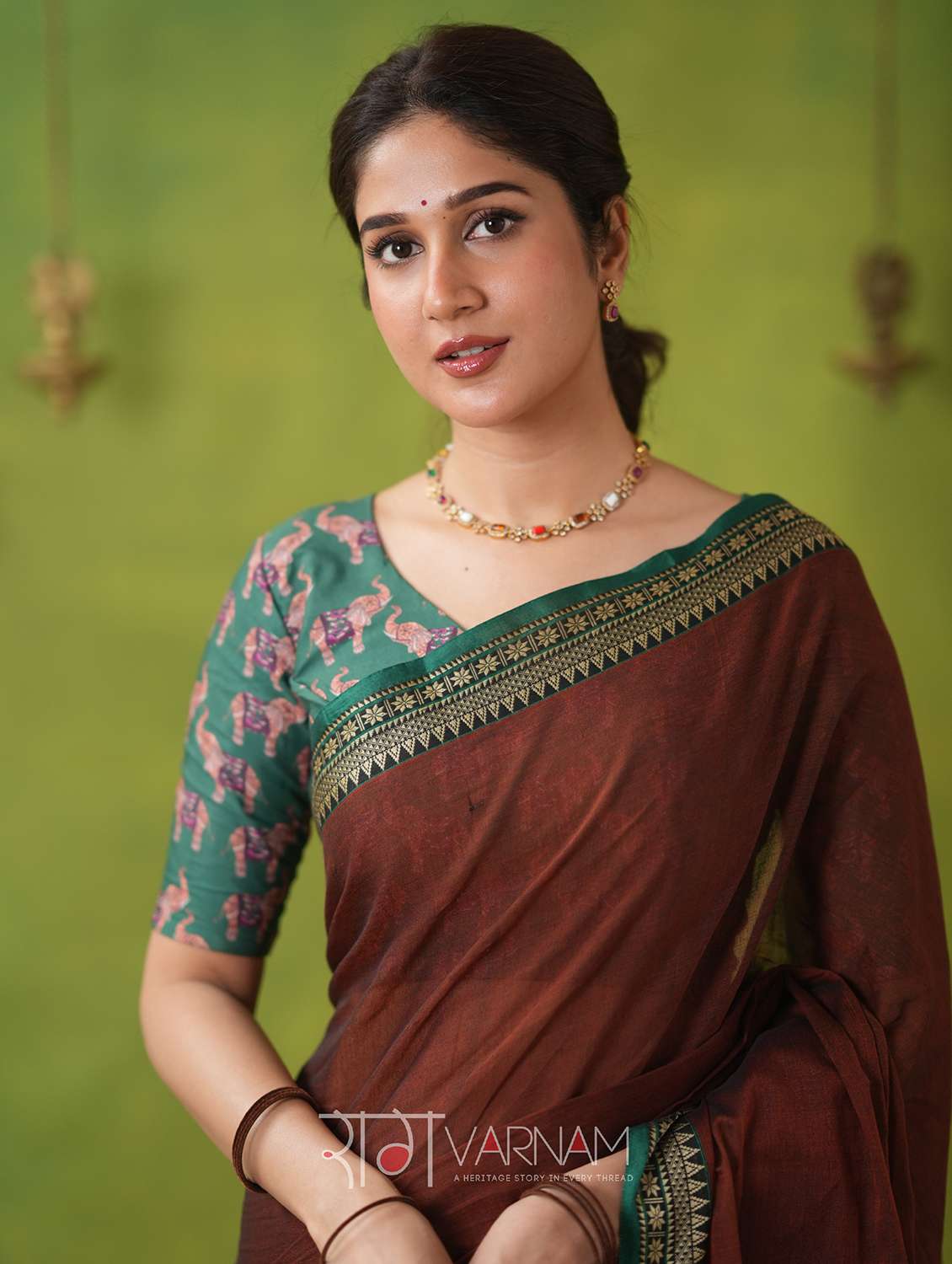 women solid with bordered narayanpet saree with blouse - 22145123 -  Standard Image - 3