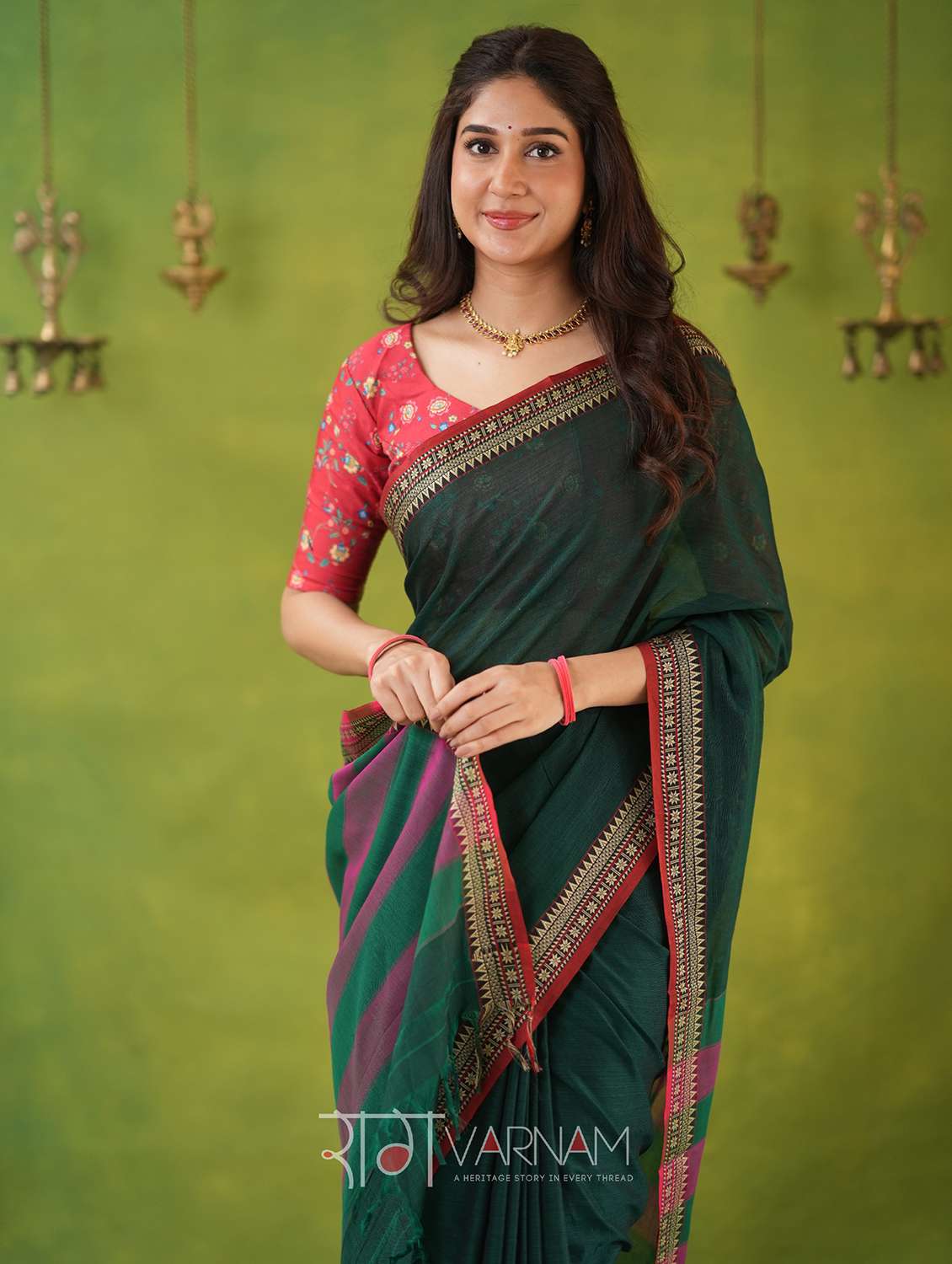 women solid with bordered narayanpet saree with blouse - 22145125 -  Standard Image - 3