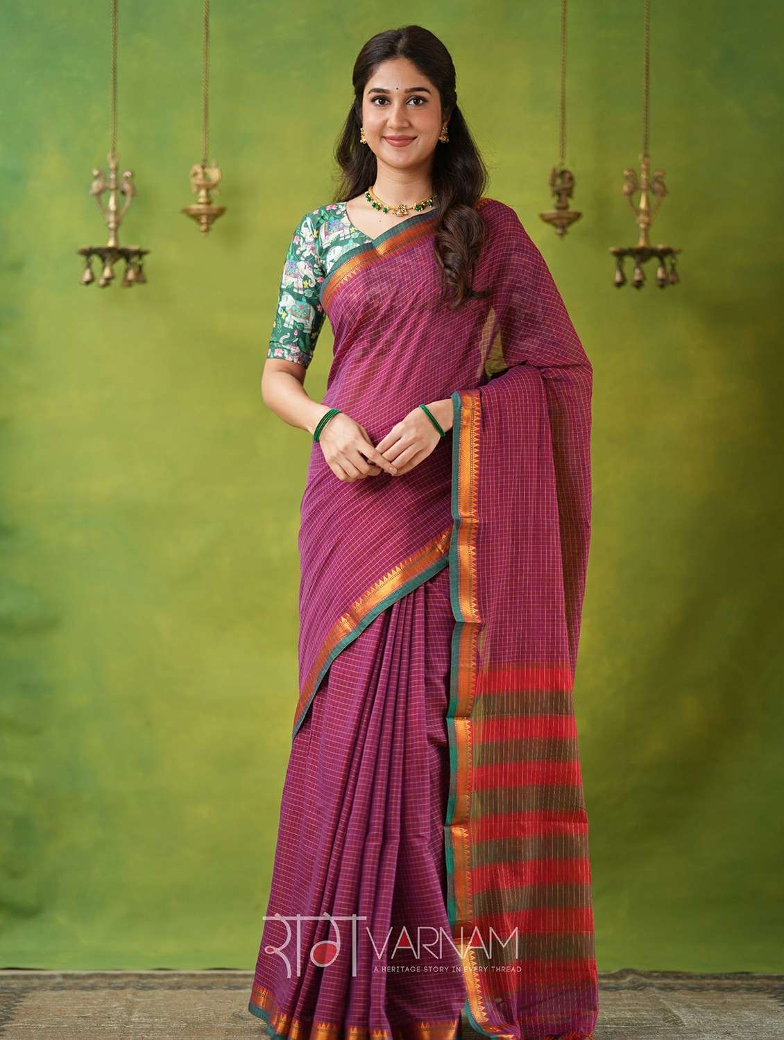 women checkered narayanpet saree with blouse