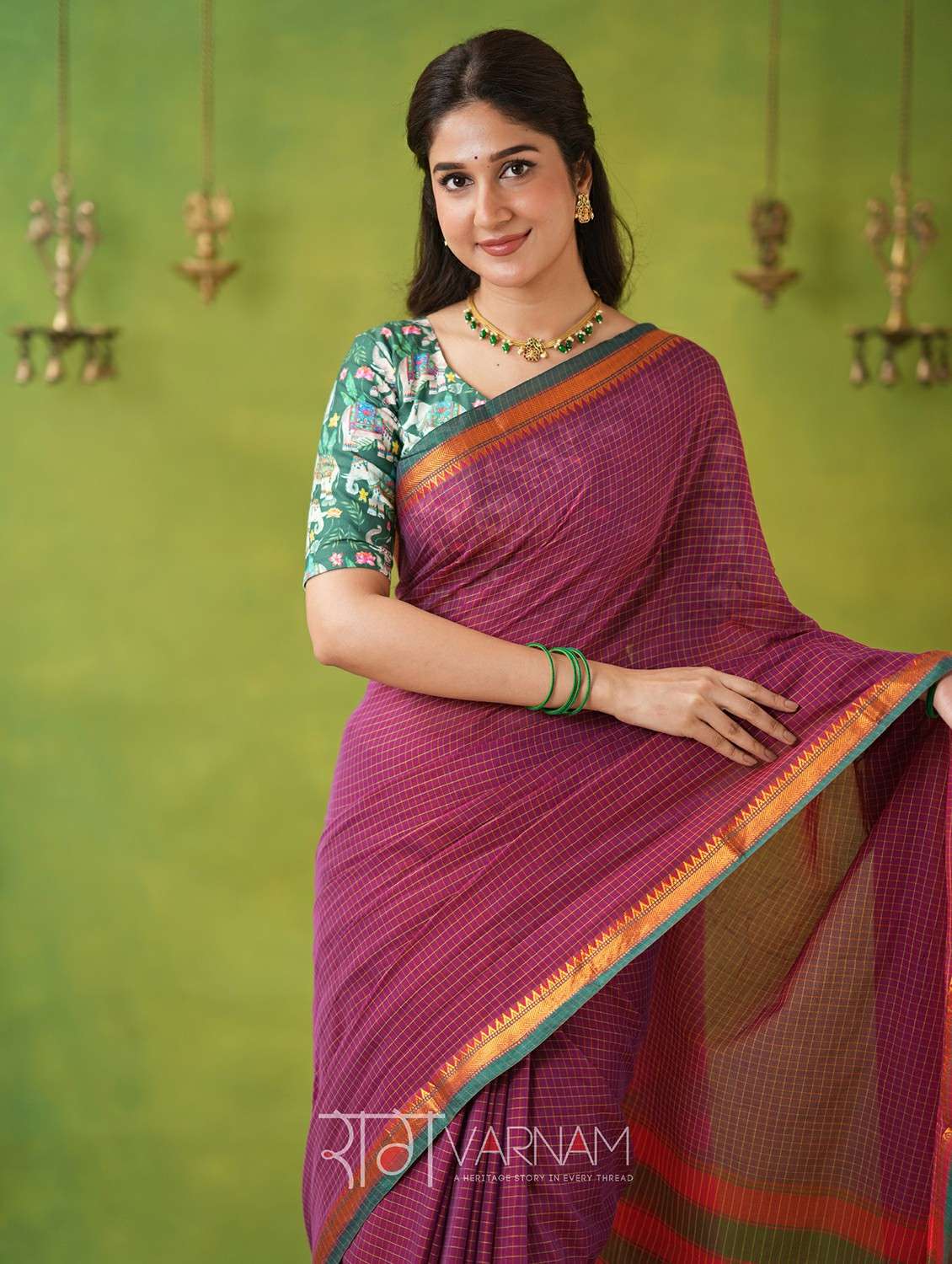 women checkered narayanpet saree with blouse - 22145128 -  Standard Image - 3