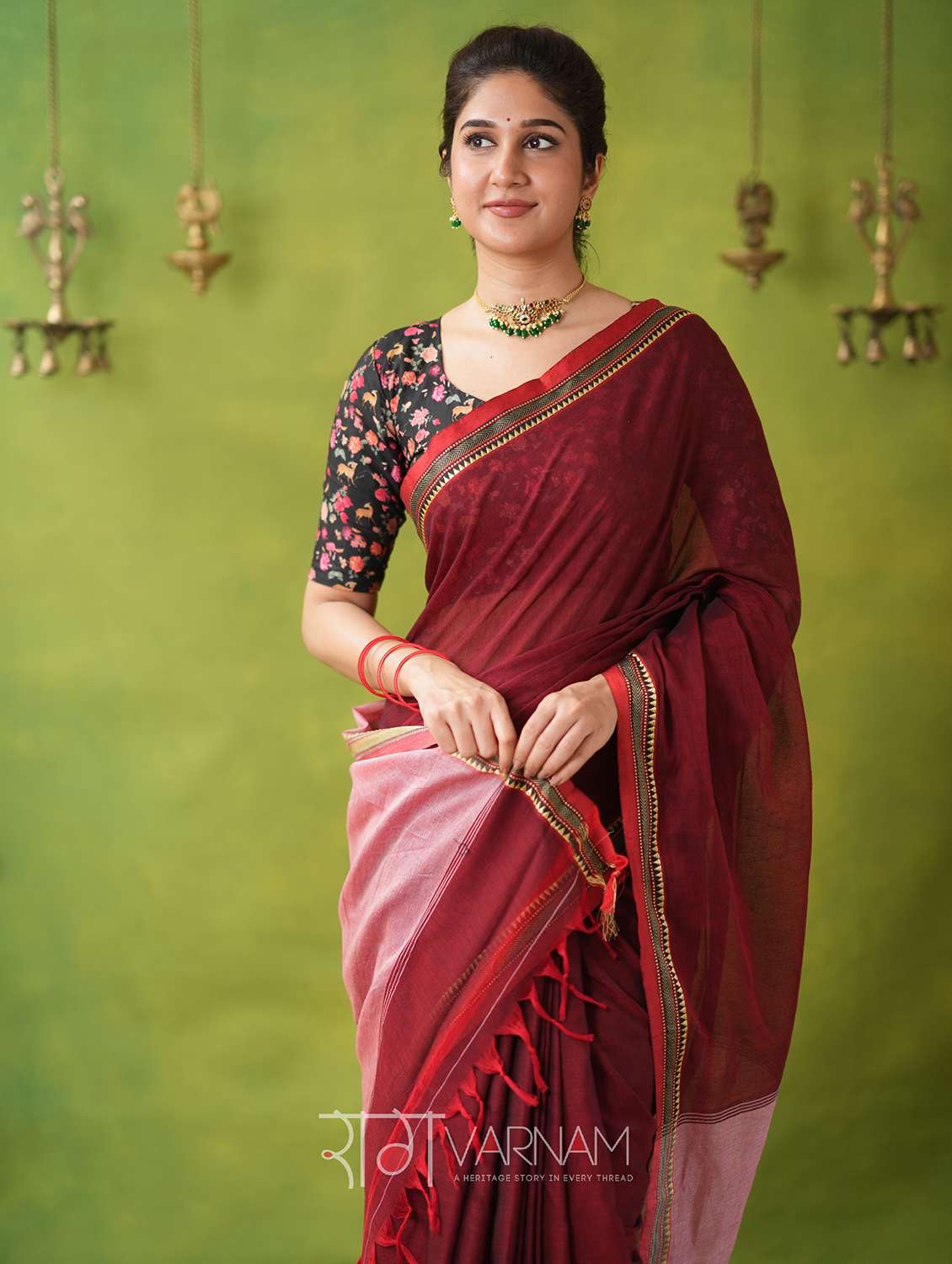 women solid with bordered narayanpet saree with blouse - 22145130 -  Standard Image - 3