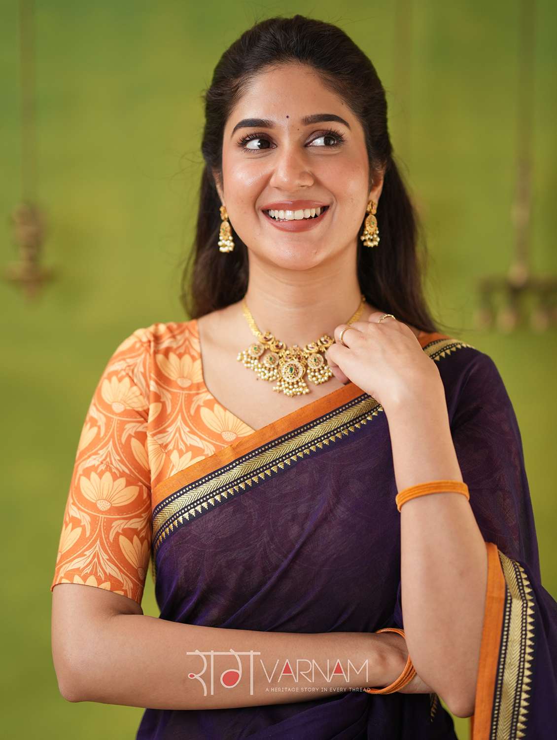 women solid with bordered narayanpet saree with blouse - 22145131 -  Standard Image - 3