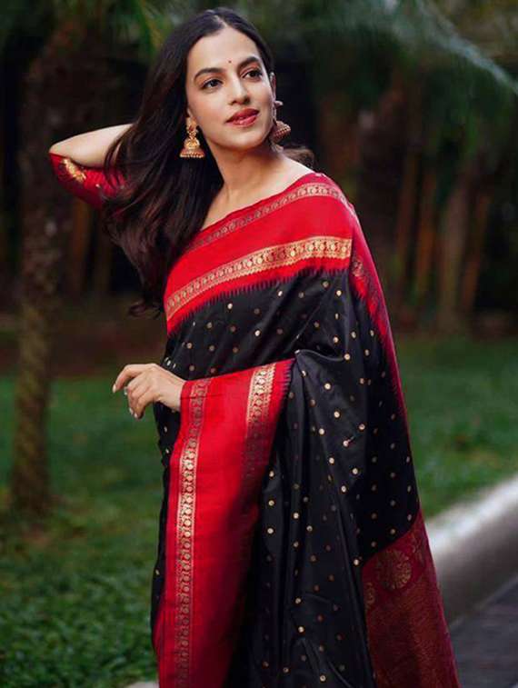 women self design banarasi saree with blouse - 22145234 -  Standard Image - 3