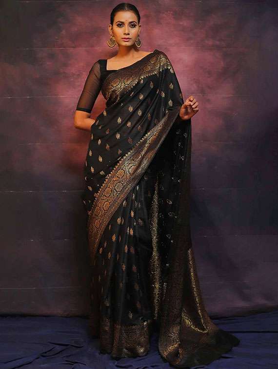 women self design banarasi saree with blouse