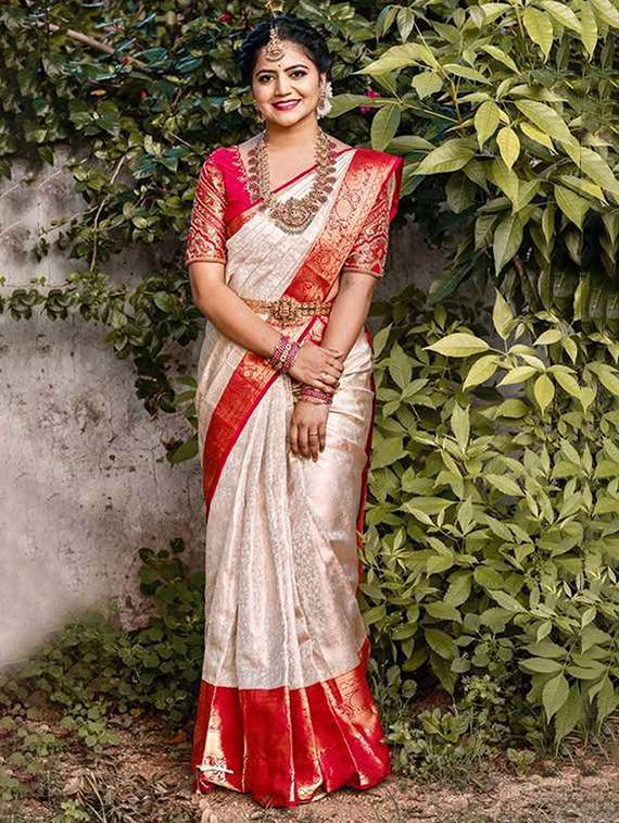 women self design banarasi saree with blouse