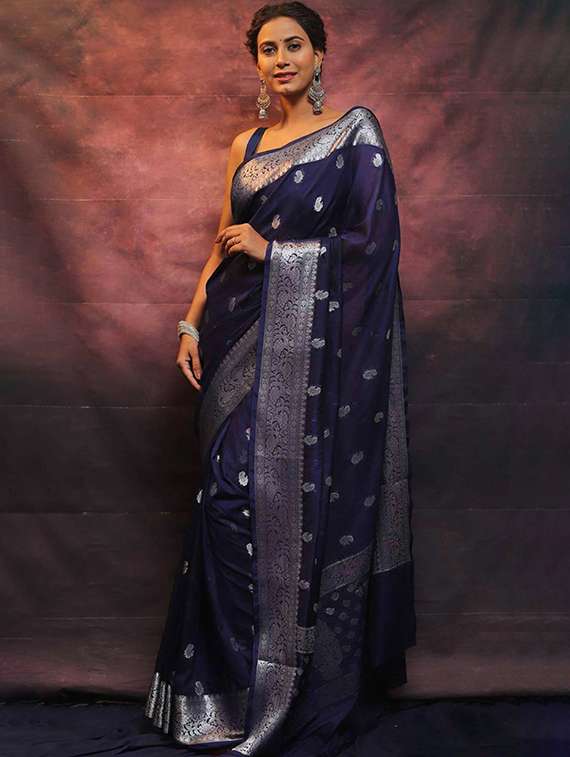 women self design banarasi saree with blouse - 22145292 - Zoom Image - 0