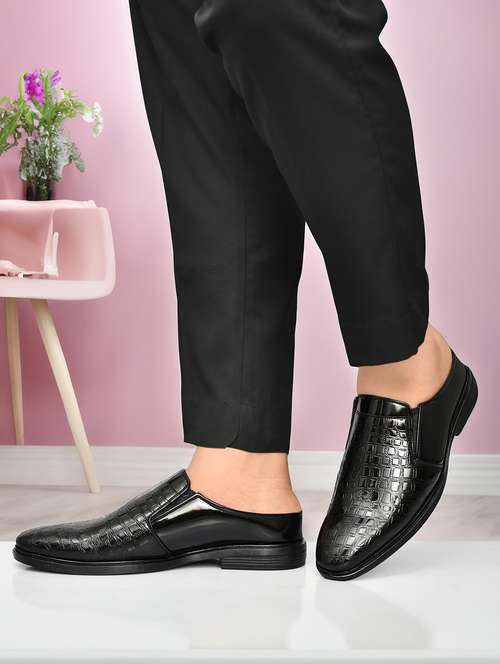 men textured slip on casual shoes - 22146041 -  Standard Image - 0