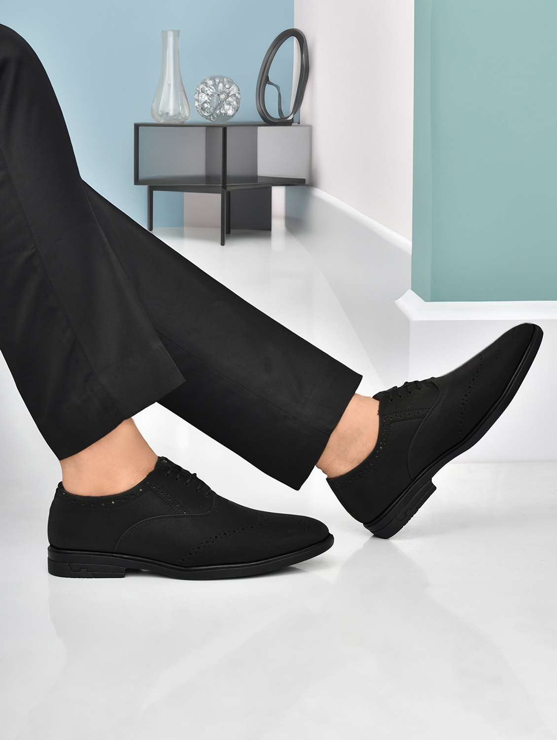 men black lace-up brouge