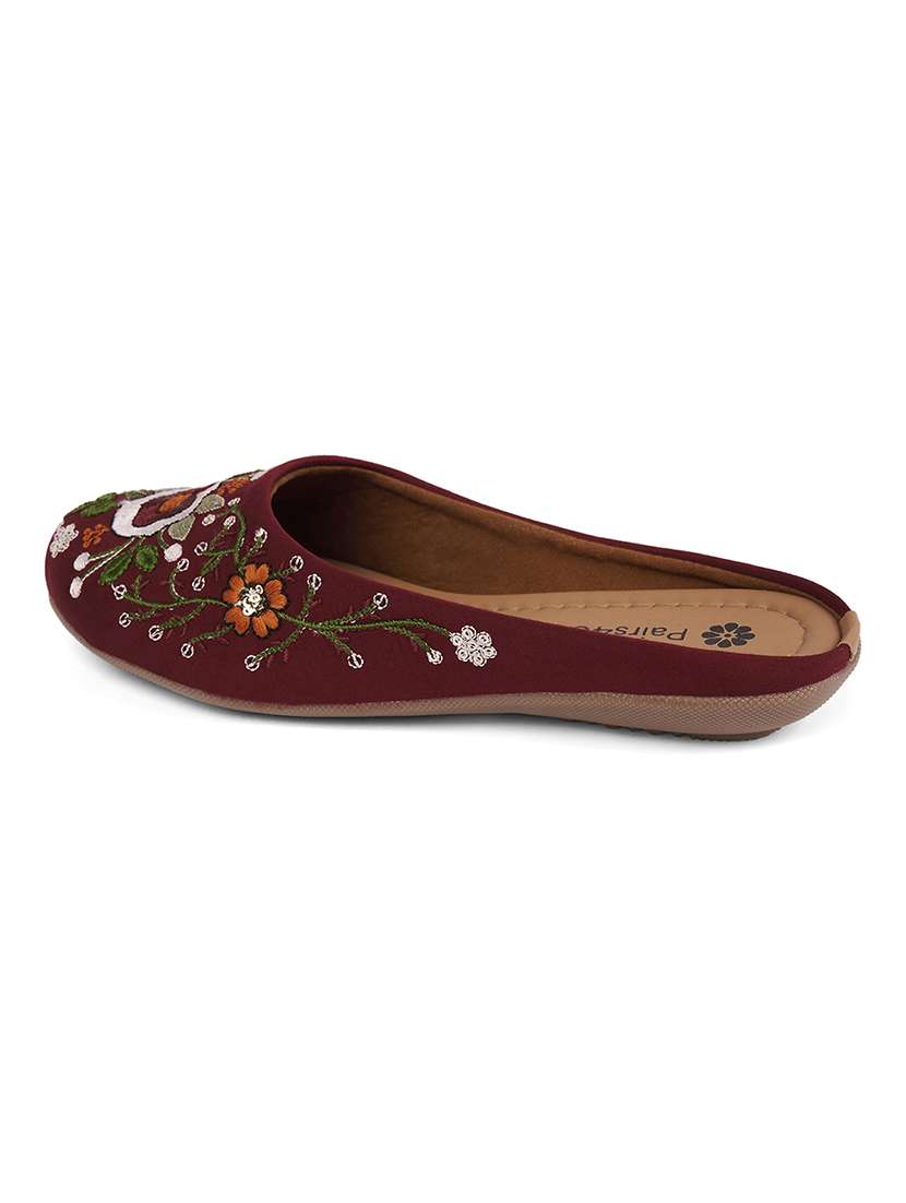 women embroidered slip on jutis - 22146571 -  Standard Image - 3