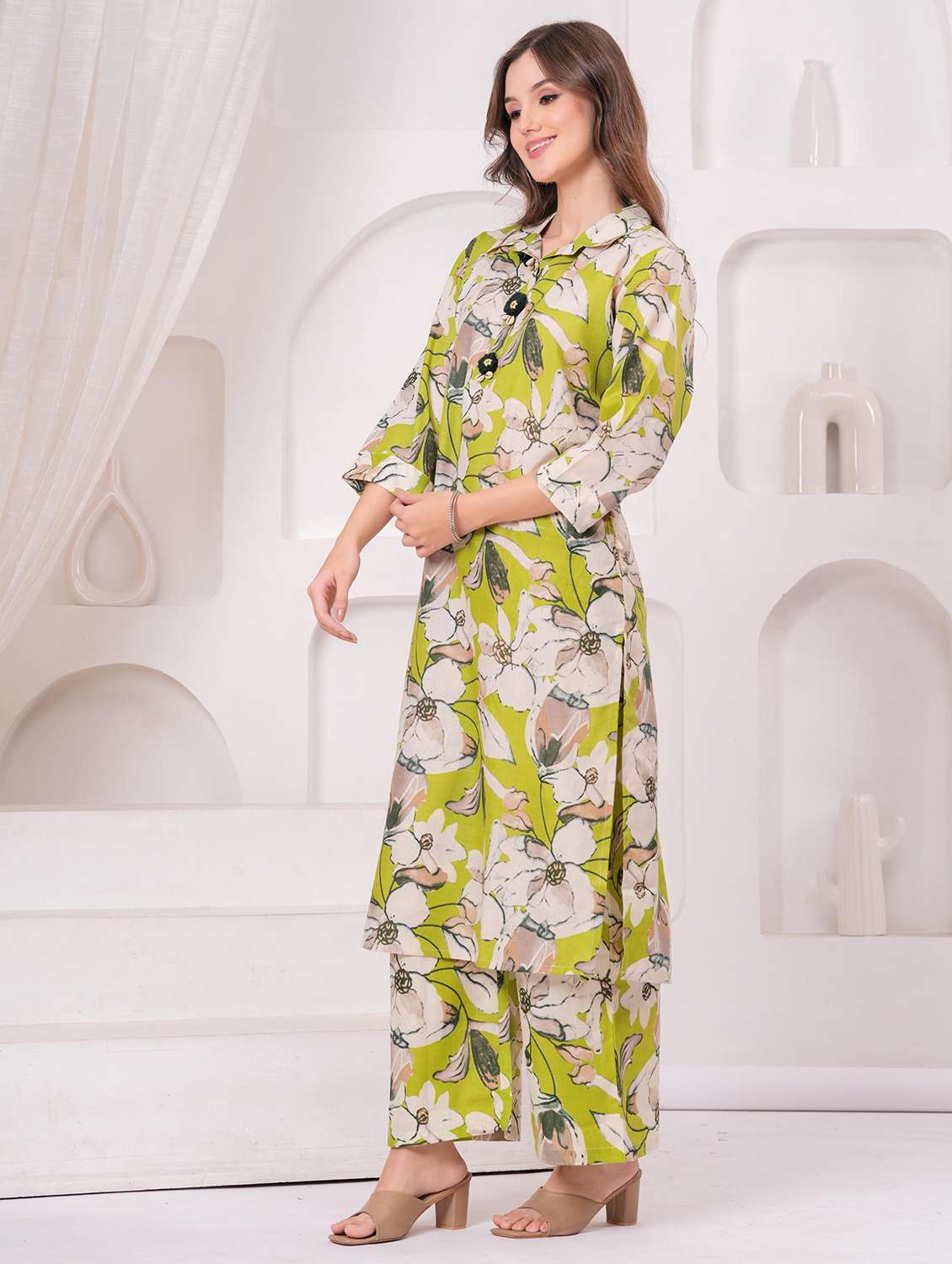 women floral printed three quarter sleeve kurta palazzo set - 22146628 -  Standard Image - 3