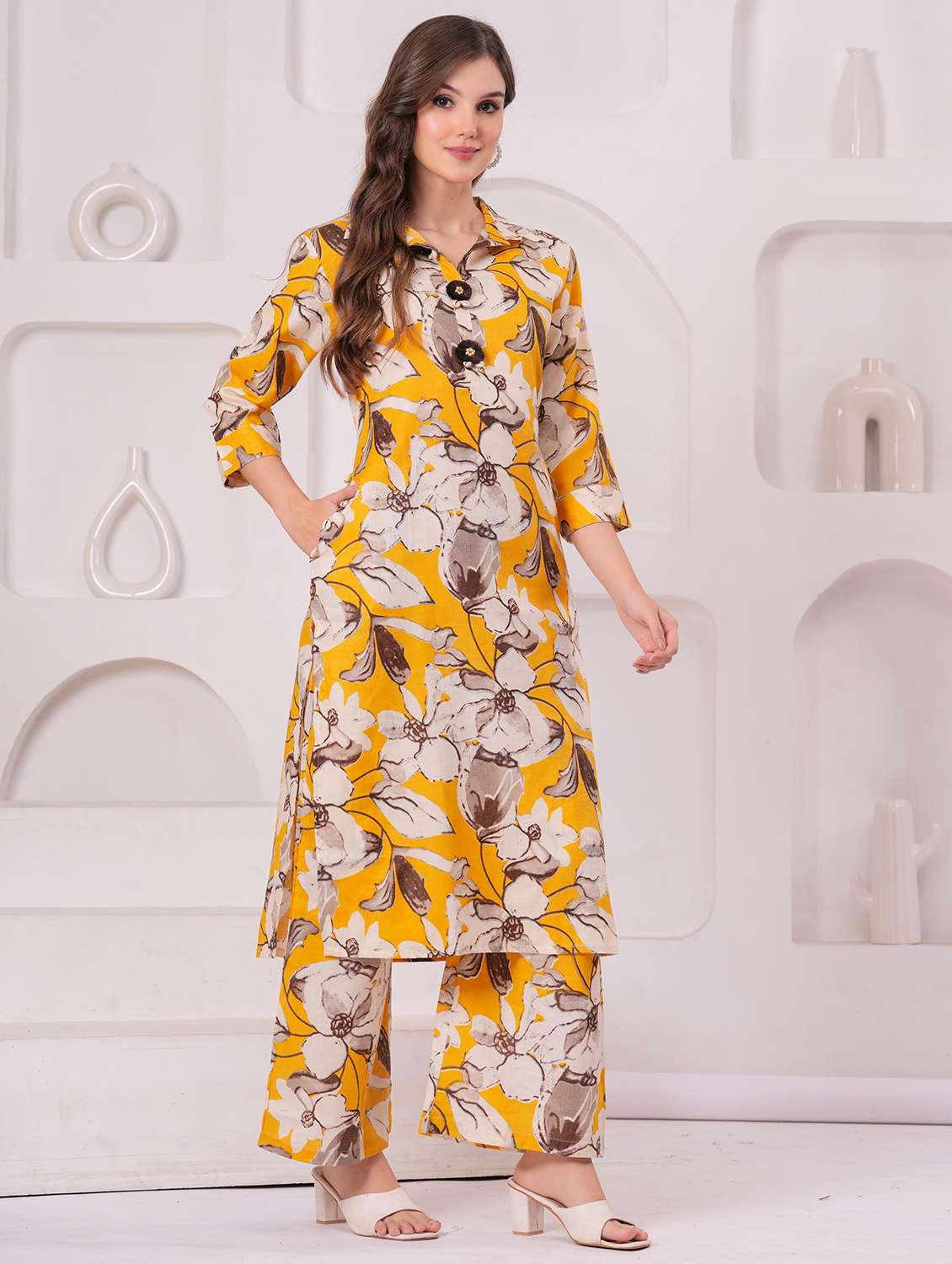 women floral printed three quarter sleeve kurta palazzo set - 22146630 -  Standard Image - 3