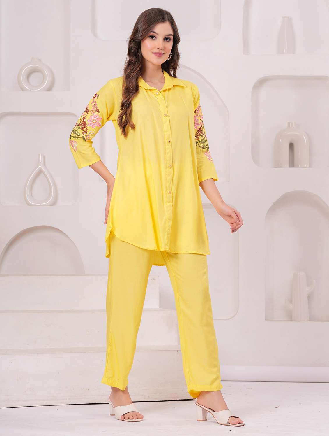 women three quarter sleeve regular fit ethnic co-ord set - 22146640 -  Standard Image - 3