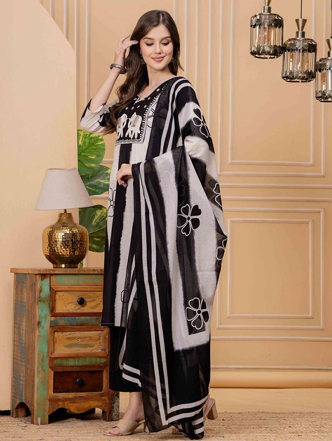 women printed three quarter sleeve kurta pant with dupatta set - 22146648 - Standard Image - 3