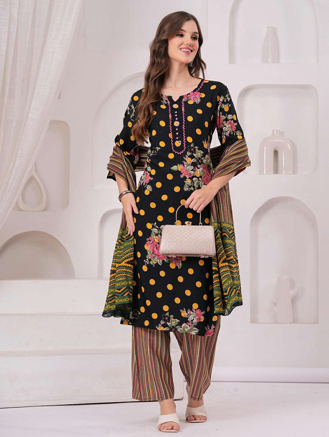 women printed three quarter sleeve kurta pant with dupatta set - 22146652 - Zoom Image - 0