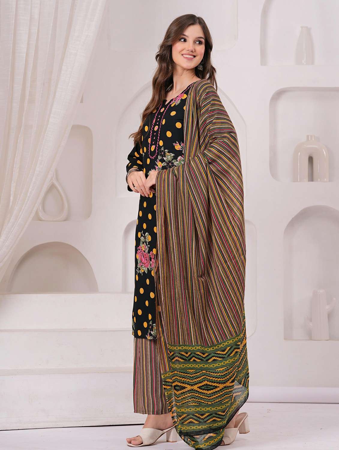 women printed three quarter sleeve kurta pant with dupatta set - 22146652 - Standard Image - 3