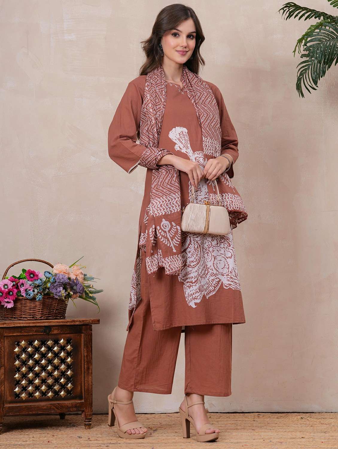 women printed three quarter sleeve kurta pant with dupatta set - 22146653 - Zoom Image - 0